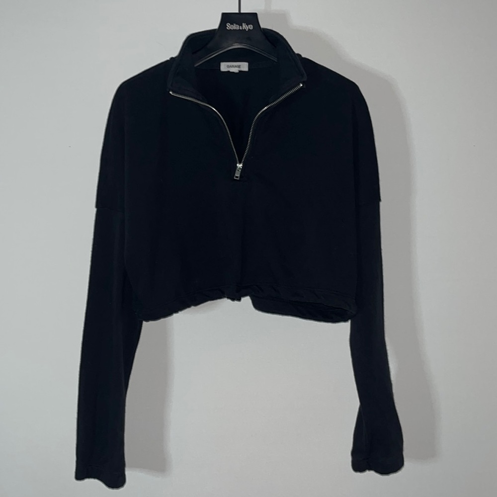 Black Cropped Long Sleeves Sweatshirt